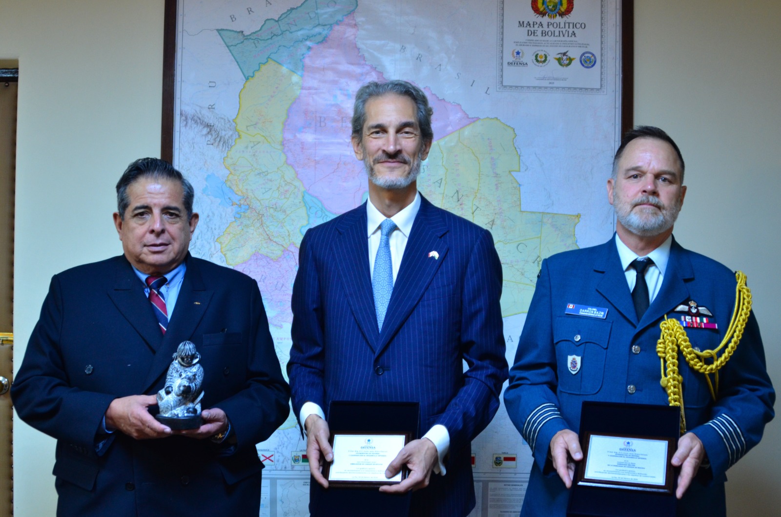 Visita protocolar entre las Fuerzas Armadas de Bolivia y Canadá